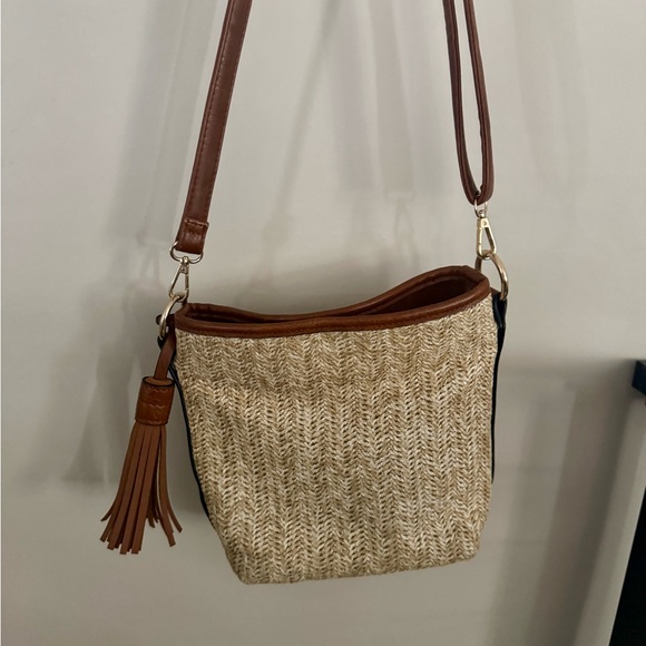 Jen & Co Handbags - Jen & Co Crossbody bag